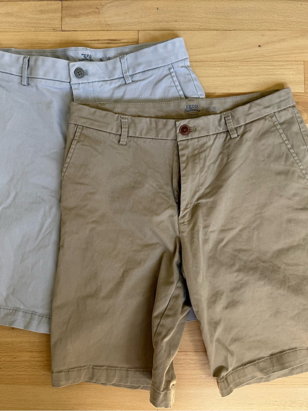IZOD Men's Flat Front Shorts Waist 30 Khaki & Gray